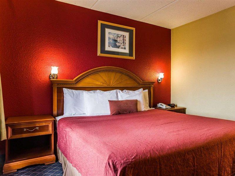 Rodeway Inn Charlotte Downtown Екстериор снимка