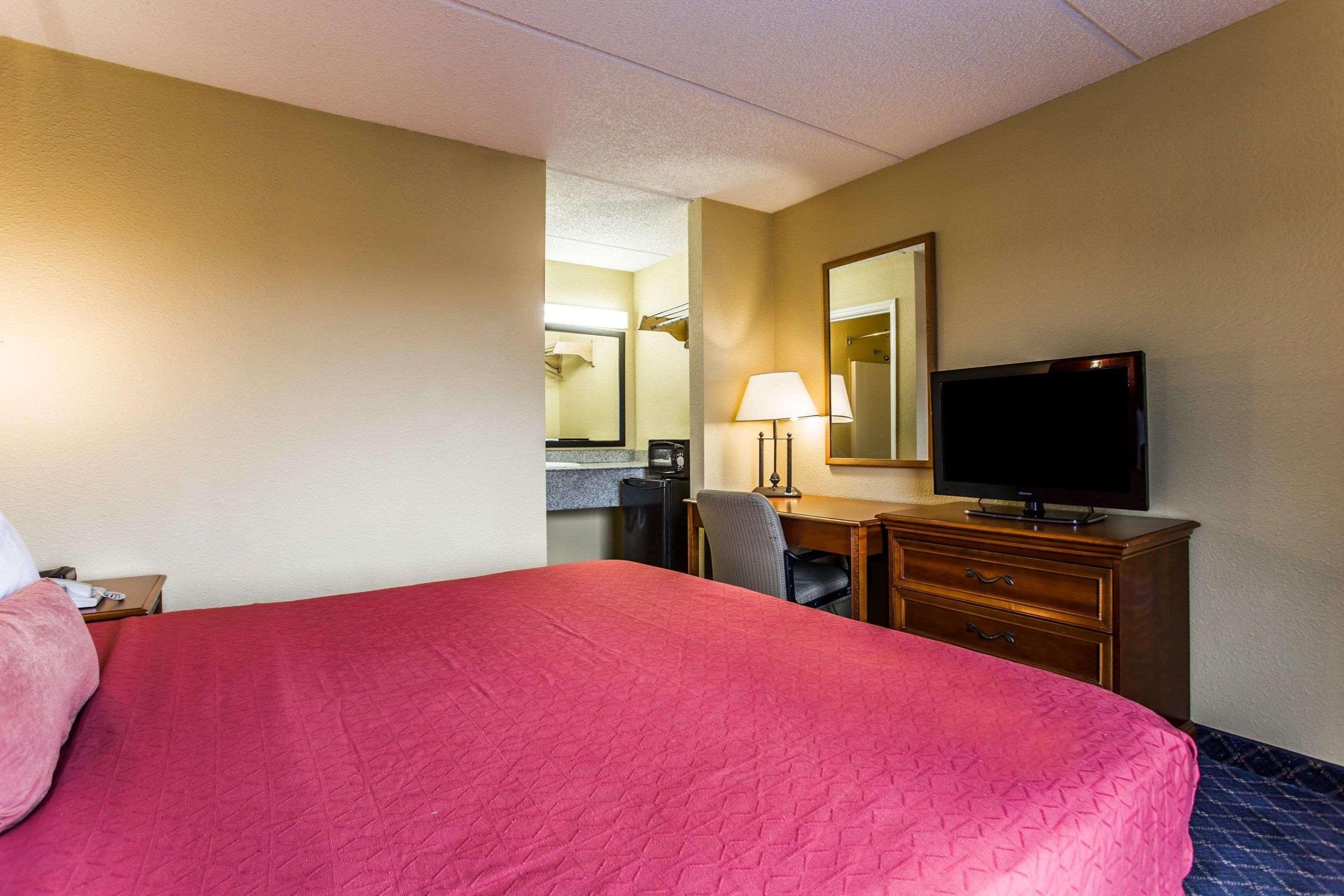 Rodeway Inn Charlotte Downtown Екстериор снимка