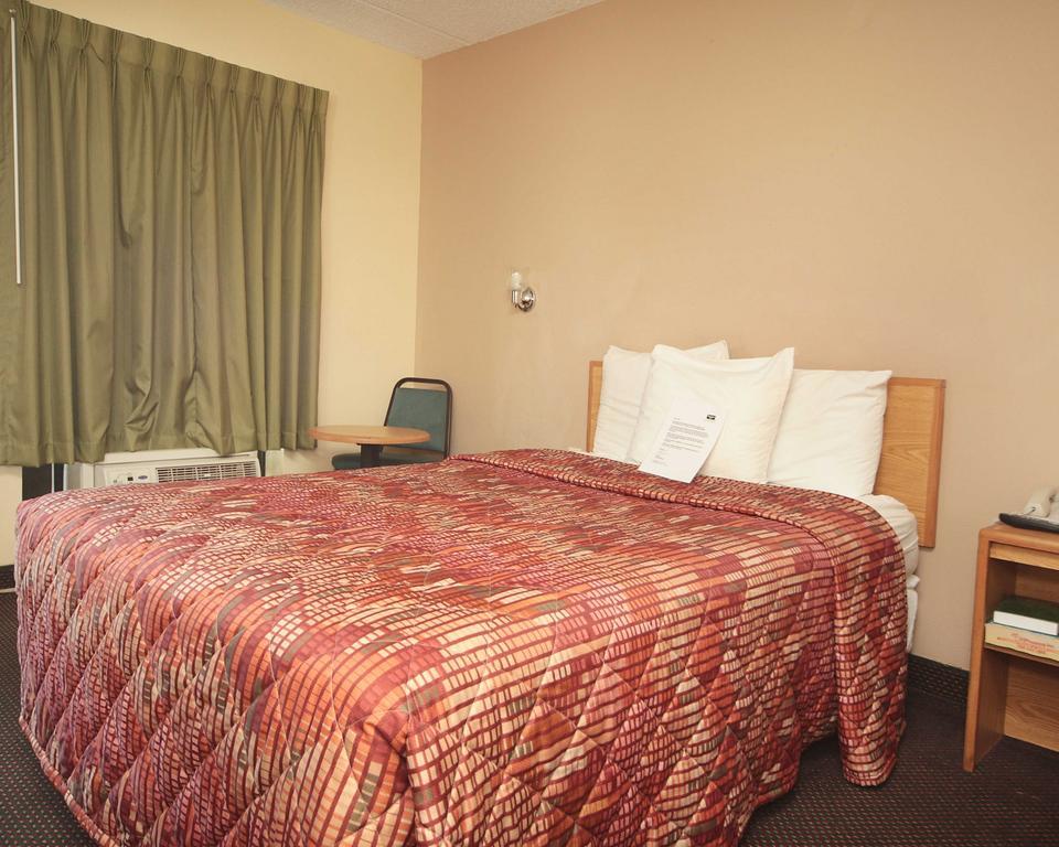 Rodeway Inn Charlotte Downtown Екстериор снимка